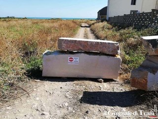 Trani, nuovi massi sugli accessi al mare di ponente: addio mare all'ex San Marco sud?