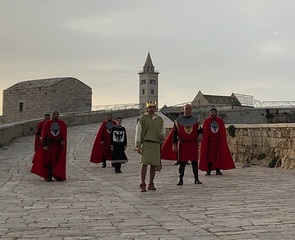 Trani, cresce in città l’attesa per “La settimana medioevale” con il tradizionale “incendio al castello”. Si parte domani