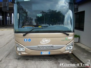 «Dica trentatré»: Stp, davanti alla cattedrale di Trani sfilano i nuovi bus del trasporto extraurbano