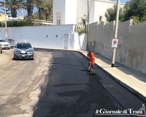 Trani, terminati con due ore di anticipo i lavori lungo l'istmo di via Grado. Riasfaltata quasi tutta la sede stradale