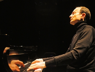 Cattedrale di Trani, questa sera torna protagonista il pianoforte: arriva il concerto del russo Ilya Itin