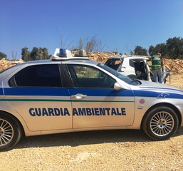 Ritrovata auto cannibalizzata in località 