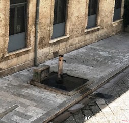 Trani, quella «fontana malata» in via pedaggio Santa Chiara