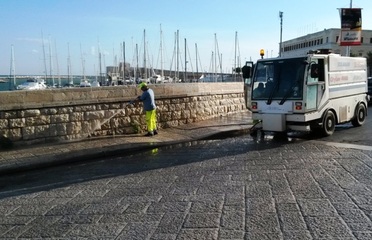 Trani, lavaggio delle strade: il calendario si completa domani