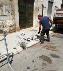 AGGIORNATO. Trani, riparato il marciapiede dissestato in via Montebello