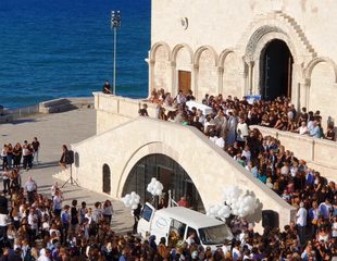 «Non un addio, ma un arrivederci». L'ultimo saluto di Trani a Giuseppe Ruta, «per un progetto di vita che nasce dalla morte»