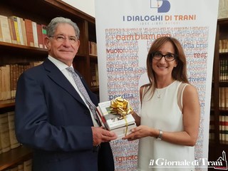 «A sostegno della cultura, ogni anno di più»: Dialoghi di Trani la Fondazione Megamark dona i libri finalisti del Premio letterario e rafforza il suo impegno
