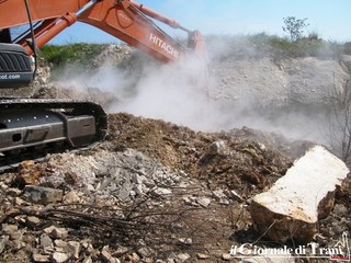 Cava Monachelle a Trani, la replica di Bottaro e di Gregorio: «Non fuma più da mesi, né rappresenta un pericolo. Lo dicono le carte»