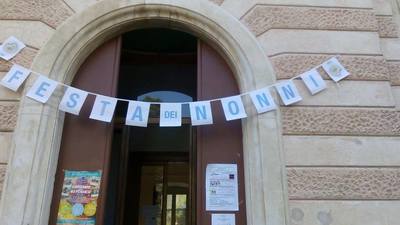 Festa dei nonni, Auser Trani organizza “Non ti scordare di me”. Oggi, festa a villa Guastamacchia