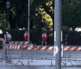 Tranincorsa, c'è chi scappa e chi «gli scappa»