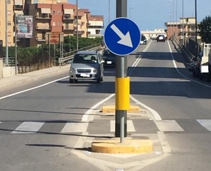 Periferia Nord di Trani, con i proventi delle multe rifatte le strisce e installati i segnali luminosi in via Superga