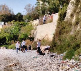 Oggi ancora volontari per ripulire la costa di Trani, nel tratto tra castello e cattedrale