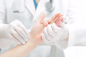 Fino ad oggi, a Trani, il congresso regionale della reumatologia pugliese. Domani, anche donazione di sangue