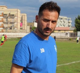 Calcio & chiacchiere, l'allenatore  del Trani a muso duro: «Con me i biscotti non esistono»