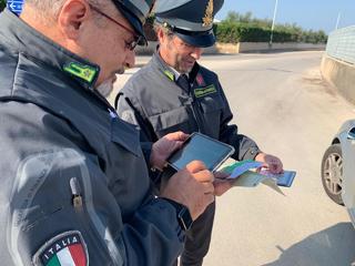 La Guardia di finanza di Trani ha un alleato in più, il tablet «Grifo»: ecco come funziona