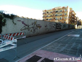 Trani, via Vittorio Veneto in «depressione»: chiusa da transenne, aspettando i lavori
