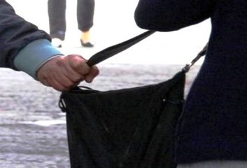 Trani, trova borsa con 3500 euro e la consegna ai carabinieri: era stata scippata poco prima ad una donna