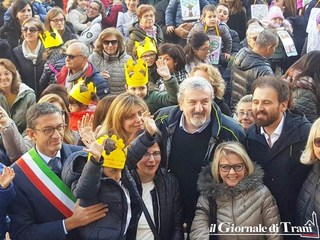 Emiliano prima a Trani, poi a Taranto: «I bambini non si aspettano soltanto giocattoli»