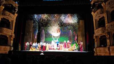 Il teatro Petruzzelli di Bari spalanca le porte ai bambini del 