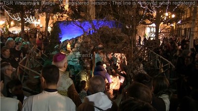 Trani religiosa, il vescovo inaugura il presepe cittadino: «Piccoli gesti fanno grande una comunità»