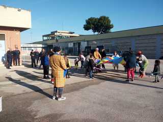 Al carcere di Trani il sorriso porta sorriso: felici i figli dei detenuti ed anche i loro papà