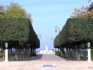 Nuovi lavori nella villa comunale di Trani, di Gregorio: «Interventi concreti per valorizzare un patrimonio naturale di tutti»