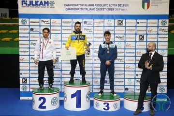 Fabio Carbone della Judo Trani terzo agli Assoluti di Lotta
