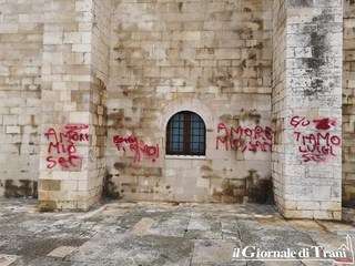 San Valentino senza freni: per far colpo sull'altra metà, deturpa la Cattedrale di Trani