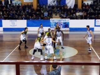 Il derby di ritorno lo vince la Juve Trani dopo un supplementare. Schermaglie post partita, gli allenatori fanno i pompieri