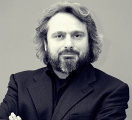 Lo scrittore di Trani Rino Negrogno pubblica il suo quarto libro: «Codice rosso»