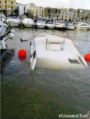 Consiglio comunale di Trani, approvati debiti fuori bilancio. Il più corposo, 123.000 euro per una barca affondata nel 2013