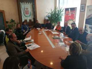 Fanno tappa a Trani, oggi, le auto d'epoca de 