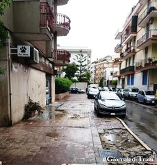 Trani, in via Merano si pone fine alla sosta selvaggia: un parcheggio sostituirà il marciapiede