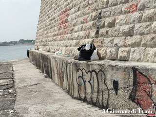 Trani, al monastero difficile mettere un freno all’inciviltà: ancora sporcizia