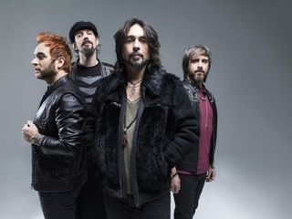 Trani, «Dedicato a te»: il primo nome di Battiti live sono Le vibrazioni