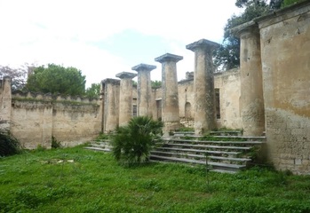 Verde e arredo urbano, annunciata la riapertura di Giardino Telesio. Ma l'unica data certa è quella di Villa in fiore