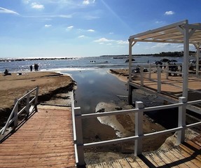 Colonna, tutti regolarmente al mare: ordinanza del sindaco di Trani non rispettata, né fatta rispettare