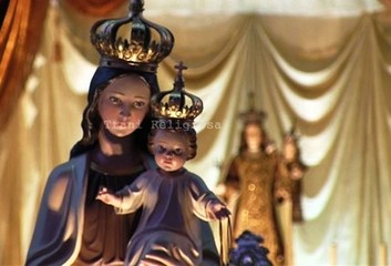 Trani religiosa, città già in festa per la Madonna del Carmine: le immagini della «Sagra a mare» e della mostra dedicata alla Vergine