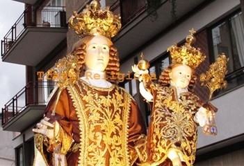 Trani religiosa: Festa della Madonna del Carmine, le immagini di processione e fuochi