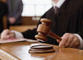 Otto anni per tre rimborsi: pagate le spese legali a due ex dipendenti comunali di Trani dopo l'archiviazione dei procedimenti a loro carico