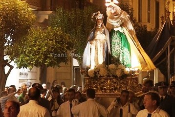 Trani religiosa, devozione ed emozioni della Festa di Sant'Anna