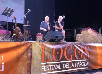 La bellezza delle parole e la ricerca del loro significato più autentico. Ieri l'incontro a Santa Geffa con l'arcivescovo D'Ascenzo