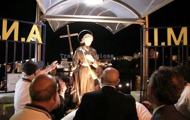 Festa patronale di Trani, le immagini del ritorno di San Nicola a Colonna