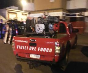 Trani, raggiungono uomo in stato confusionale nel suo appartamento e lo salvano: è lo stesso che sparò a salve davanti al lido militare