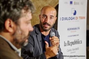I Dialoghi di Trani, terza giornata su tecnologia e comunicazione con Massimo Bray. E l'approfondimento sulle storie di sei jahidisti italiani