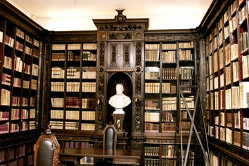 Recupero dei libri dalla vecchia sede della biblioteca di Trani, la raccolta fondi è ferma a 9.000 euro: ne mancano 41.000