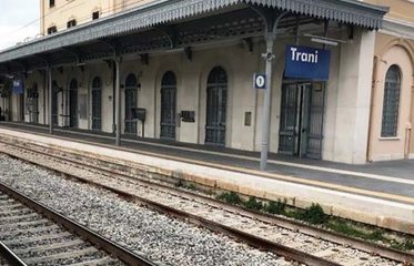 Atti osceni nella stazione di Trani: il responsabile, fermato dalla Polizia, rischia ammenda fino a 30mila euro