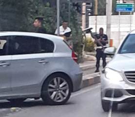 Trani, ciclista cade su palo abbattuto che ostruiva la pista ciclabile: trasportato in ospedale, non è grave