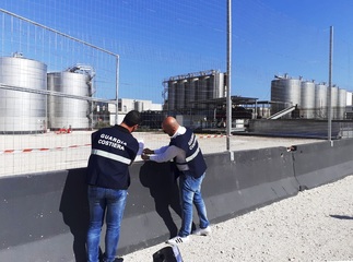 «Violazione di norme ambientali», la Guardia costiera sequestra azienda vinicola di Trani