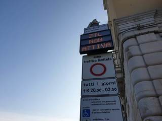 Porto di Trani, nel ponte di Ognissanti il canto del cigno dei varchi elettronici: da domani andranno in letargo fino a fine febbraio